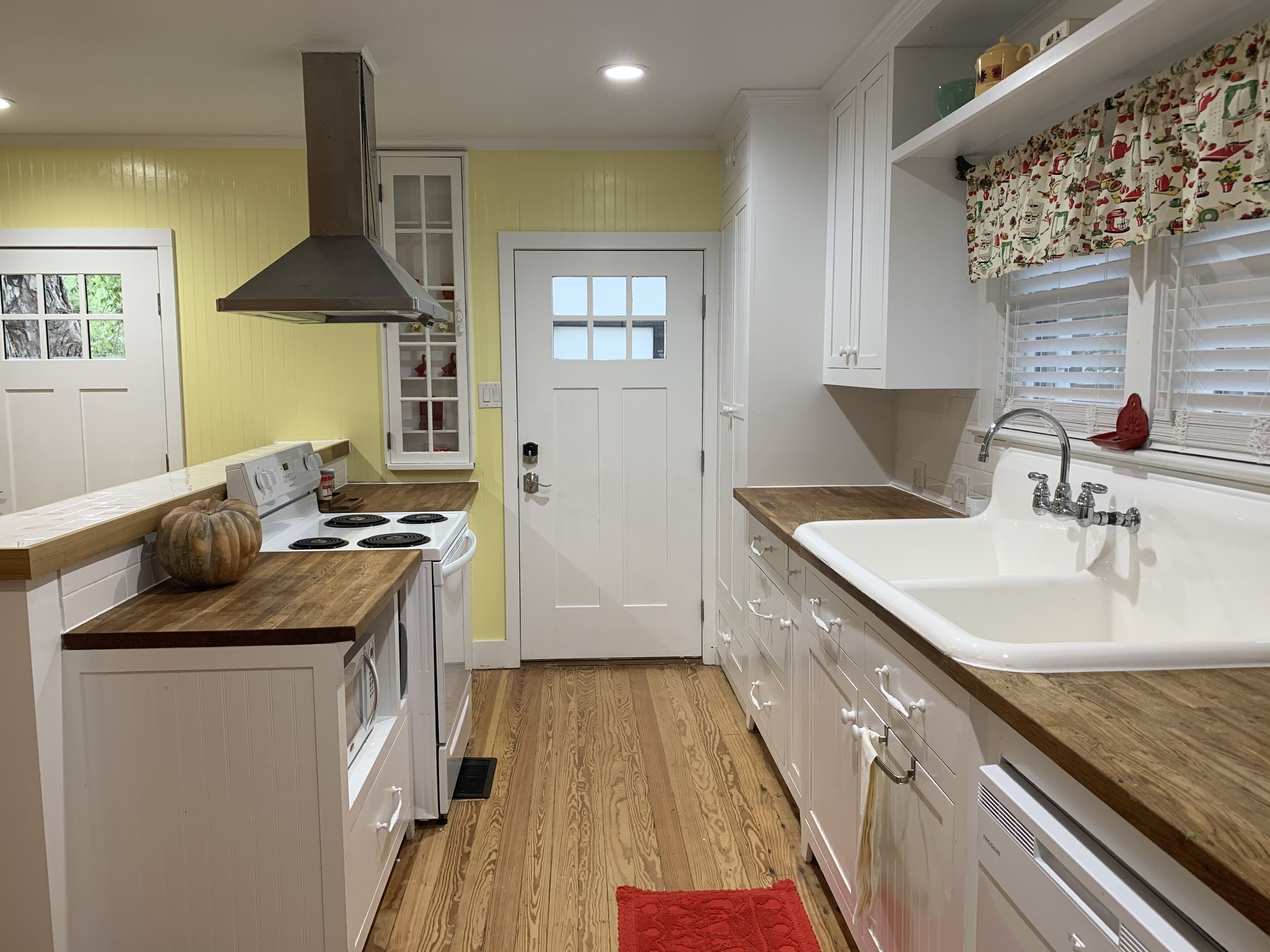 Spacious Historic Home Near Downtown Lockhart