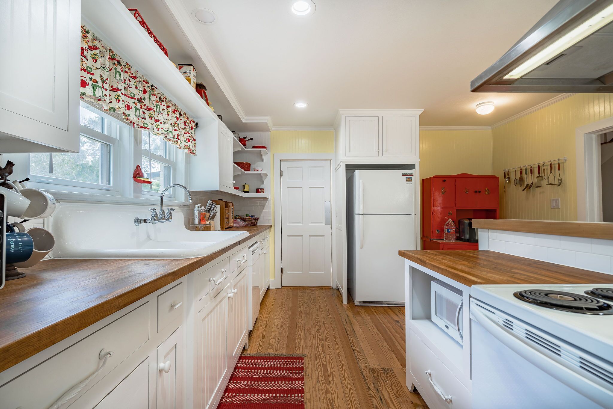 Spacious Historic Home Near Downtown Lockhart