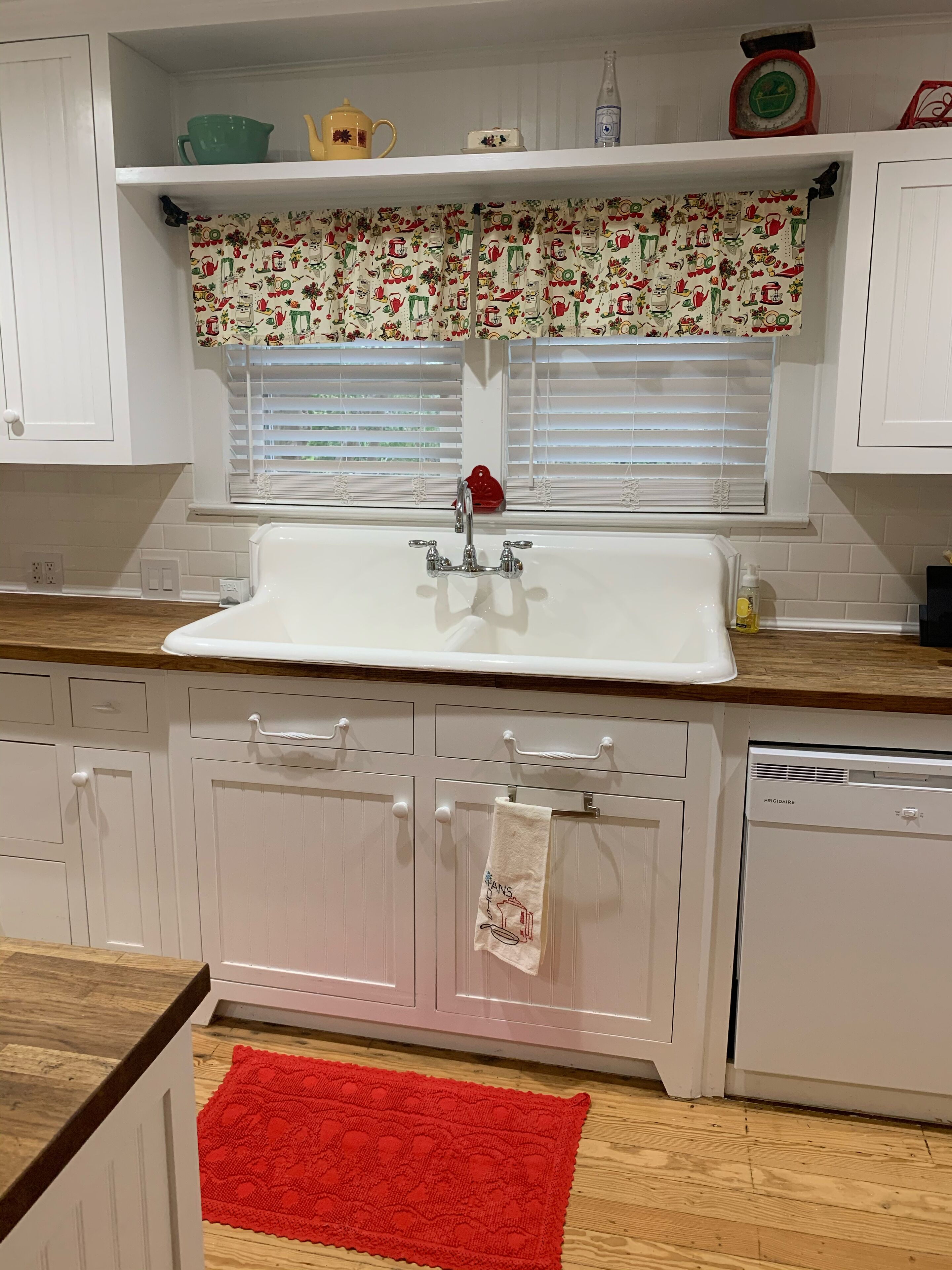 Spacious Historic Home Near Downtown Lockhart