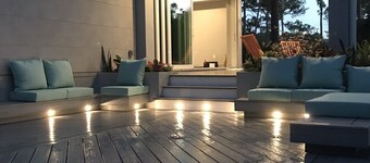 Palmeraie >Golden Gates on 2 acres tropical garden. Private events availability