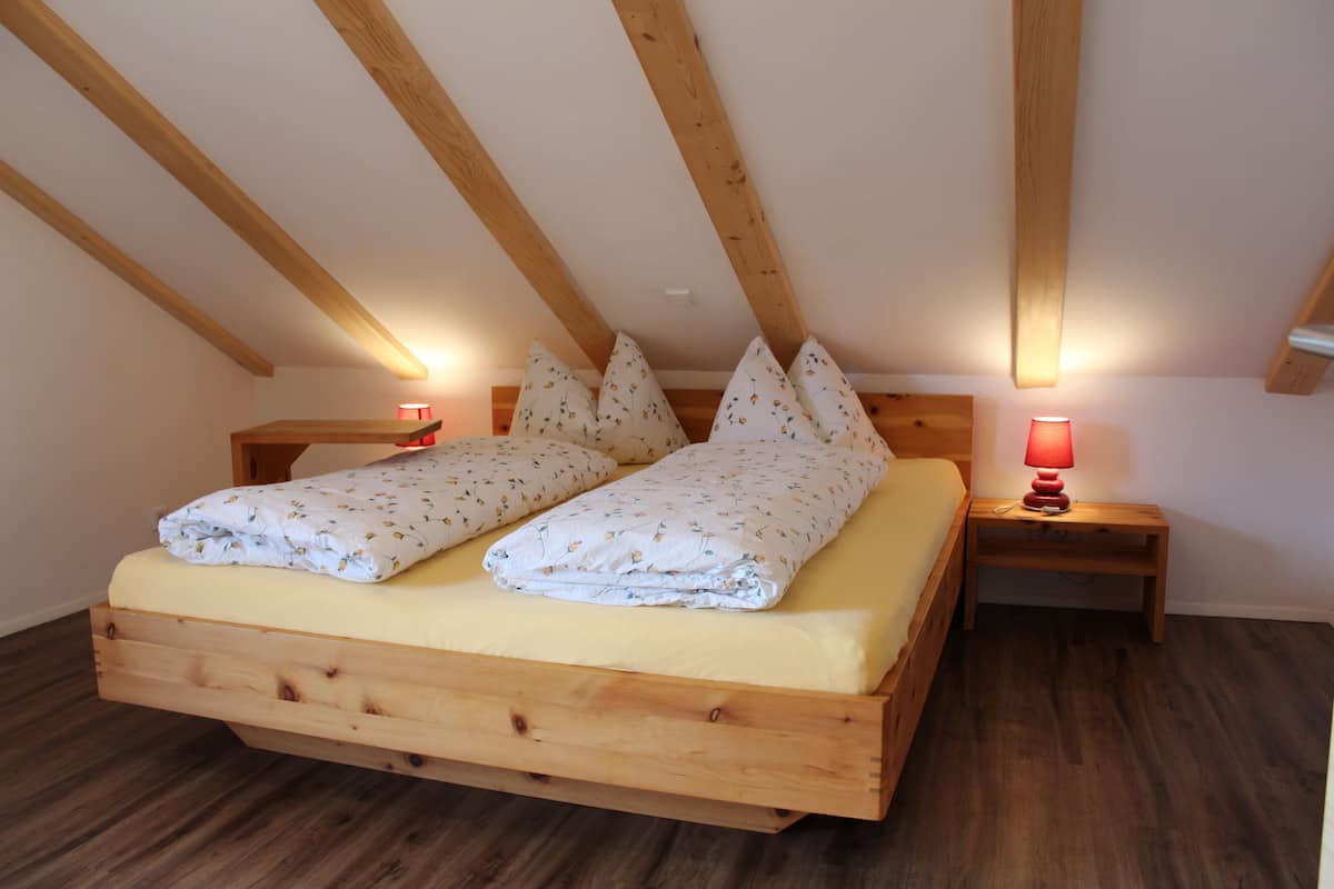 컴포트 아파트, 침실 2개, 산 전망 (2, incl. EUR 40 Cleaning fee) | 노트북 작업 공간, 다리미/다리미판, 무료 WiFi, 각각 다른 스타일의 인테리어