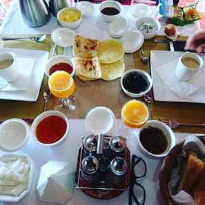 Free daily buffet breakfast