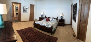 4 bedrooms, desk, iron/ironing board, free WiFi