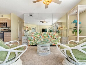 Condo, 2 Bedrooms, Ocean View | Living room