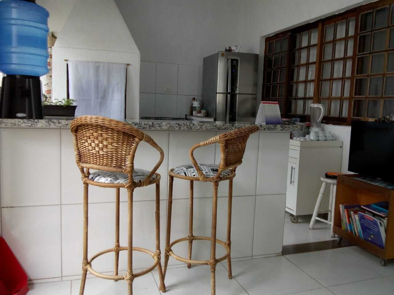 Small but well located house is the Canton Beach of Indaiá and Riviera.