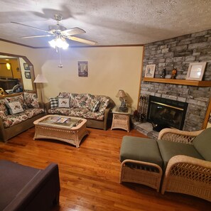 Smart-TV, videospill, DVD-spiller og filmbibliotek