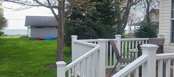 Conti's Cottage-Lake Views