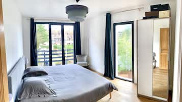 4 habitaciones, tabla de planchar con plancha, wifi y ropa de cama