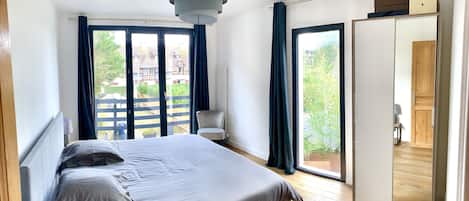 4 chambres, fer et planche Ă repasser, Wi-Fi, draps fournis