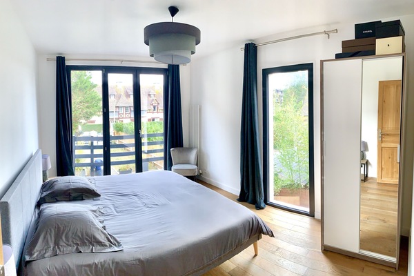 4 chambres, fer et planche à repasser, Wi-Fi, draps fournis