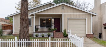 Spacieuse maison 2BR Roseville centre-ville historique