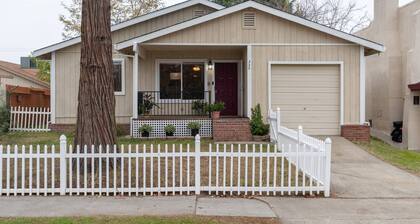 Tilava 2BR House Rosevillen historiallinen keskusta