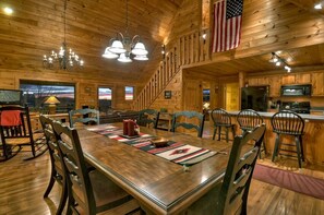 Dining - Serendipity- Pet Friendly | Magnificent Views | Screened Porch | Morganton (Morganton)