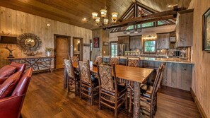 Dining - Sunrock View- Dog Friendly | Hot Tub | Screened Porch | Master on Main | Unbelievable Views (Blue Ridge)