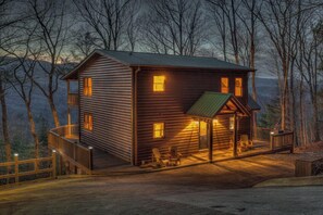 Exterior - Skyline Lodge- Gated Community | Pet Friendly | Paved Road (Cherry Log)