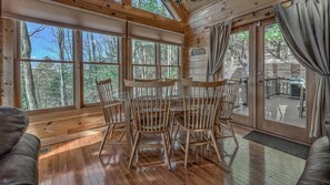 Dining - Skyline Lodge- Gated Community | Pet Friendly | Paved Road (Cherry Log)