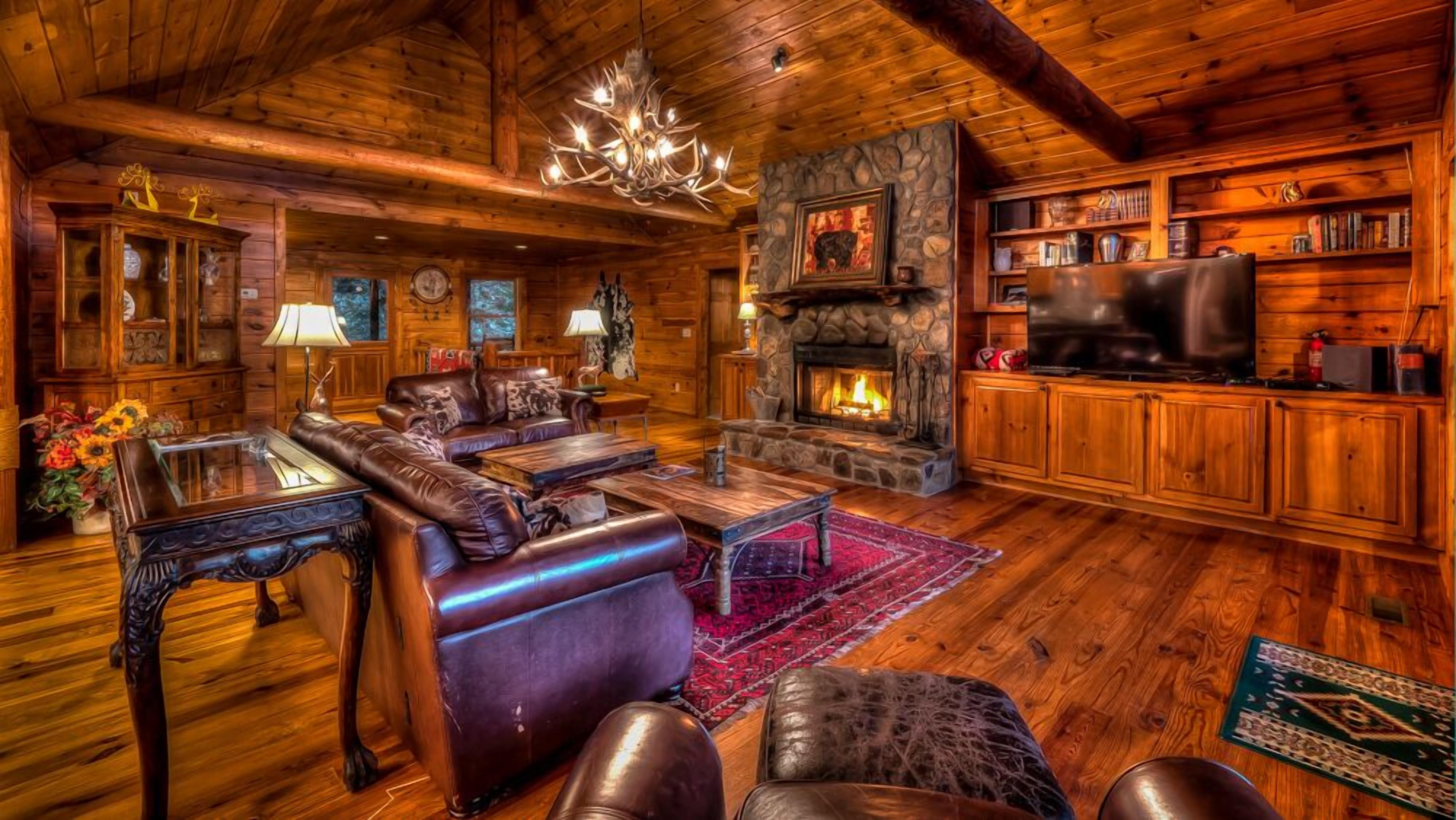 Serenity Lodge and Stable- 6 Bedrooms | Horse Stables and Pastures