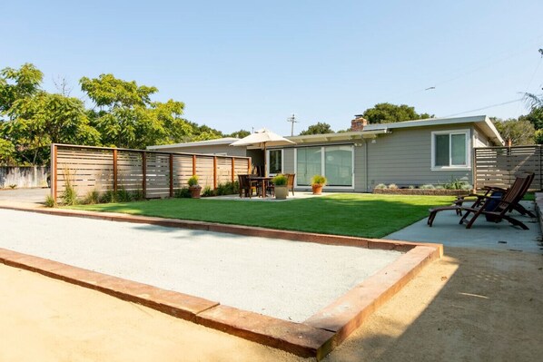 Unclassified image, 1 of 42, button