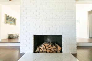 Unclassified image, 2 of 42, button