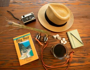 Unclassified image, 2 of 42, button