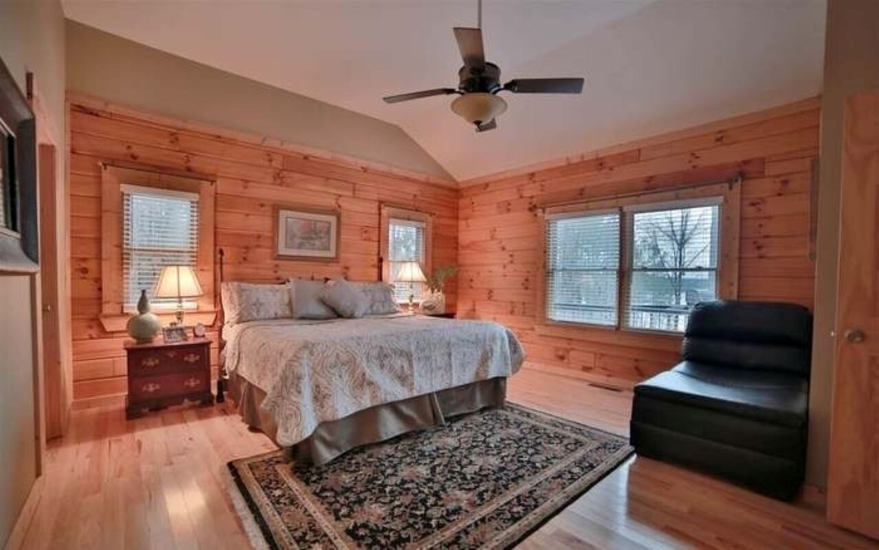 Lakefront Log Cabin with a Million-Dollar View