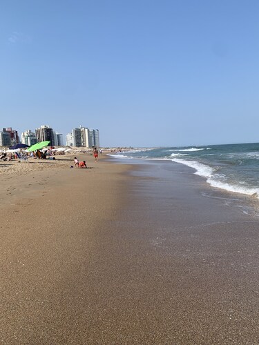 Lindo apartamento a una cuadra de la Playa Brava.