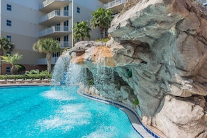 Outdoor pool, an infinity pool