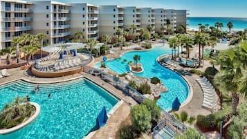 Utendørsbasseng og et evighetsbasseng