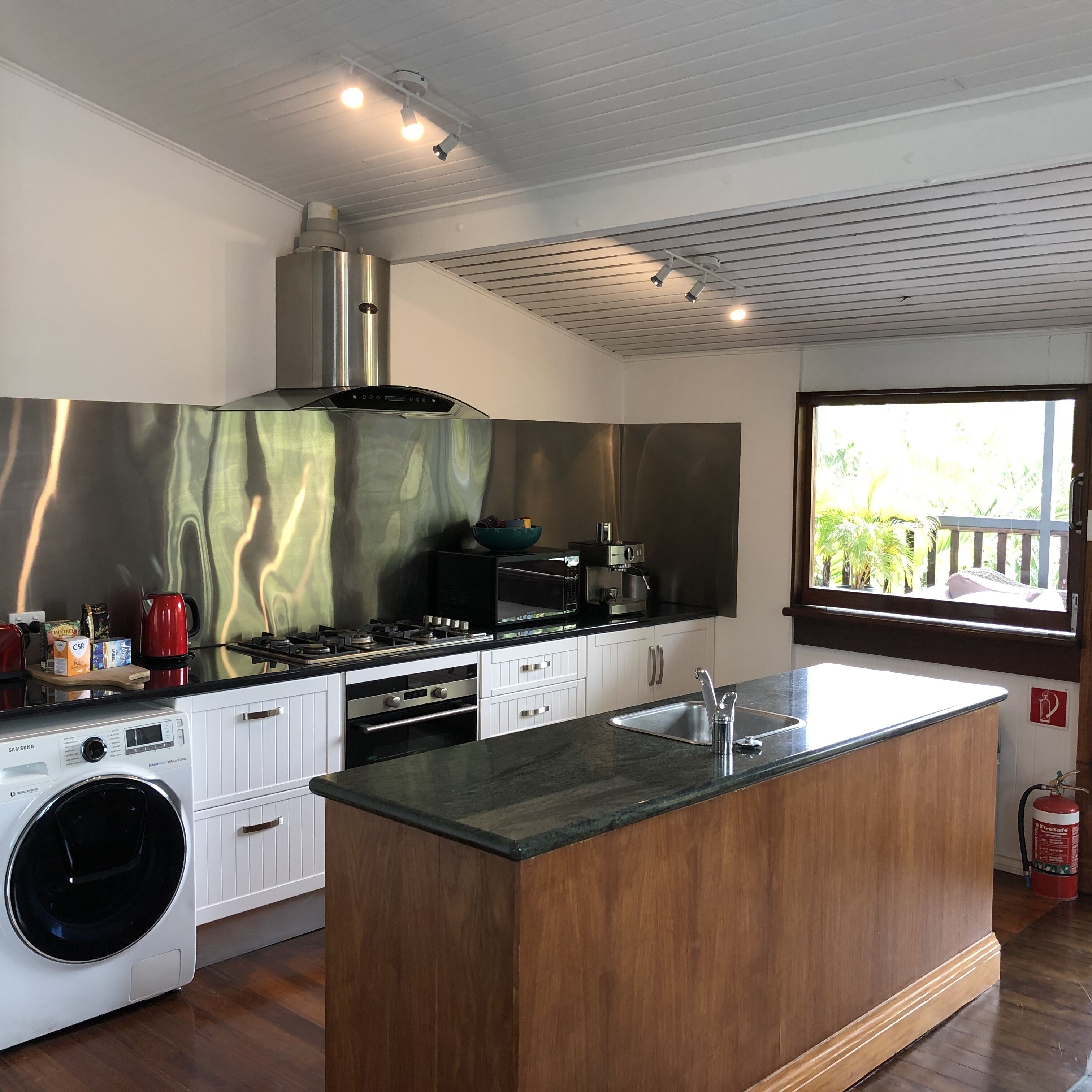 All The Vues Tropical Oasis ideal for workgroup 6 friends and extended families — image 16