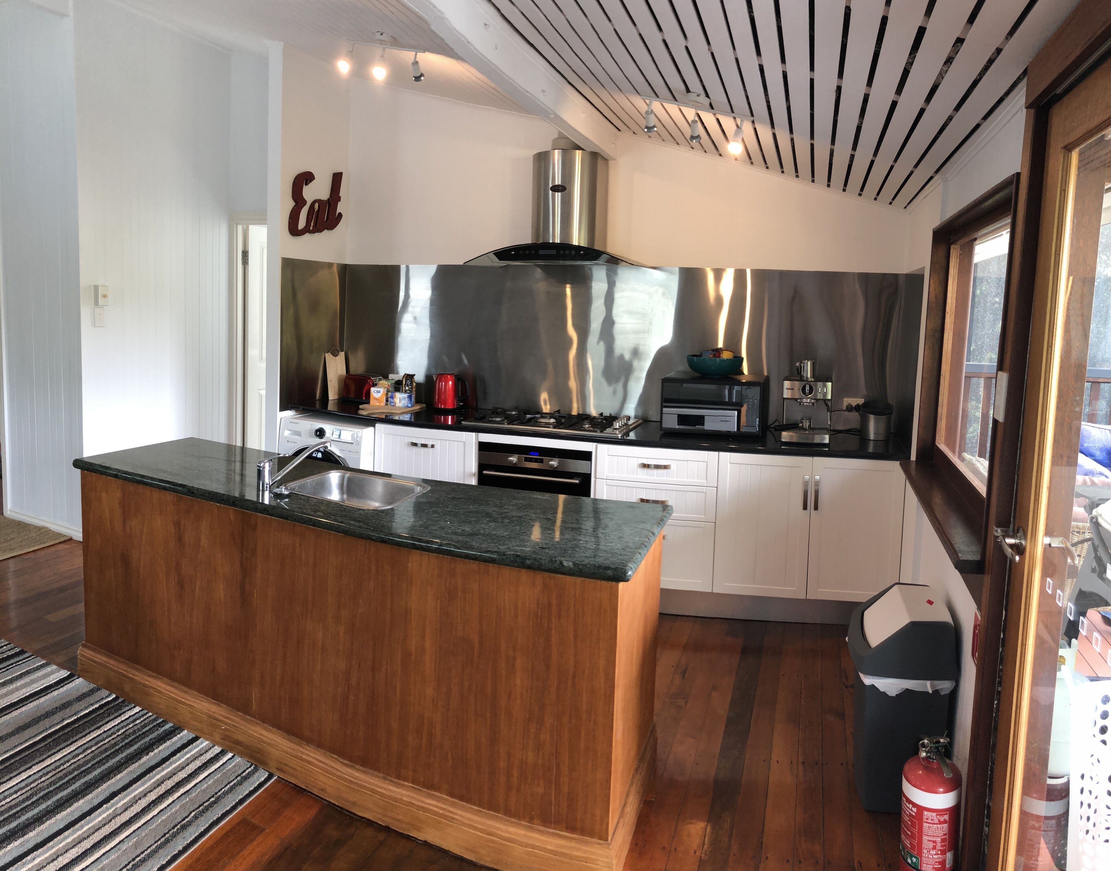 All The Vues Tropical Oasis ideal for workgroup 6 friends and extended families — image 17