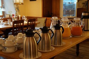Breakfast buffet - Der Obere Wirt zum Queri (Andechs)