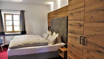 In-room safe, desk, soundproofing, iron/ironing board