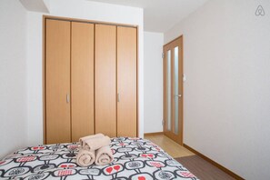 2 bedrooms, desk, iron/ironing board, free WiFi - Not Ninja Osaka Namba 1 (Osaka)