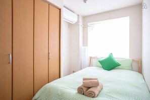 2 bedrooms, desk, iron/ironing board, free WiFi - Not Ninja Osaka Namba 1 (Osaka)