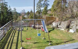 Children's area - Nice home in Uddevalla with WiFi (Uddevalla)