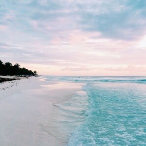 Beach nearby, beach towels - ACCESS TO BEACH CLUB & AIRPORT TRANSPORTATION (Tulum)