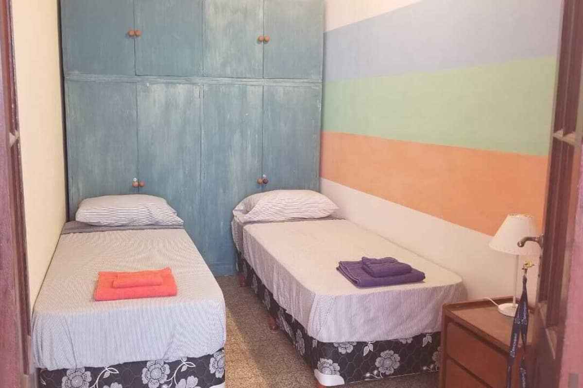 Kamar Double, kamar mandi umum | Wi-Fi gratis dan dapat diakses tamu berkursi roda