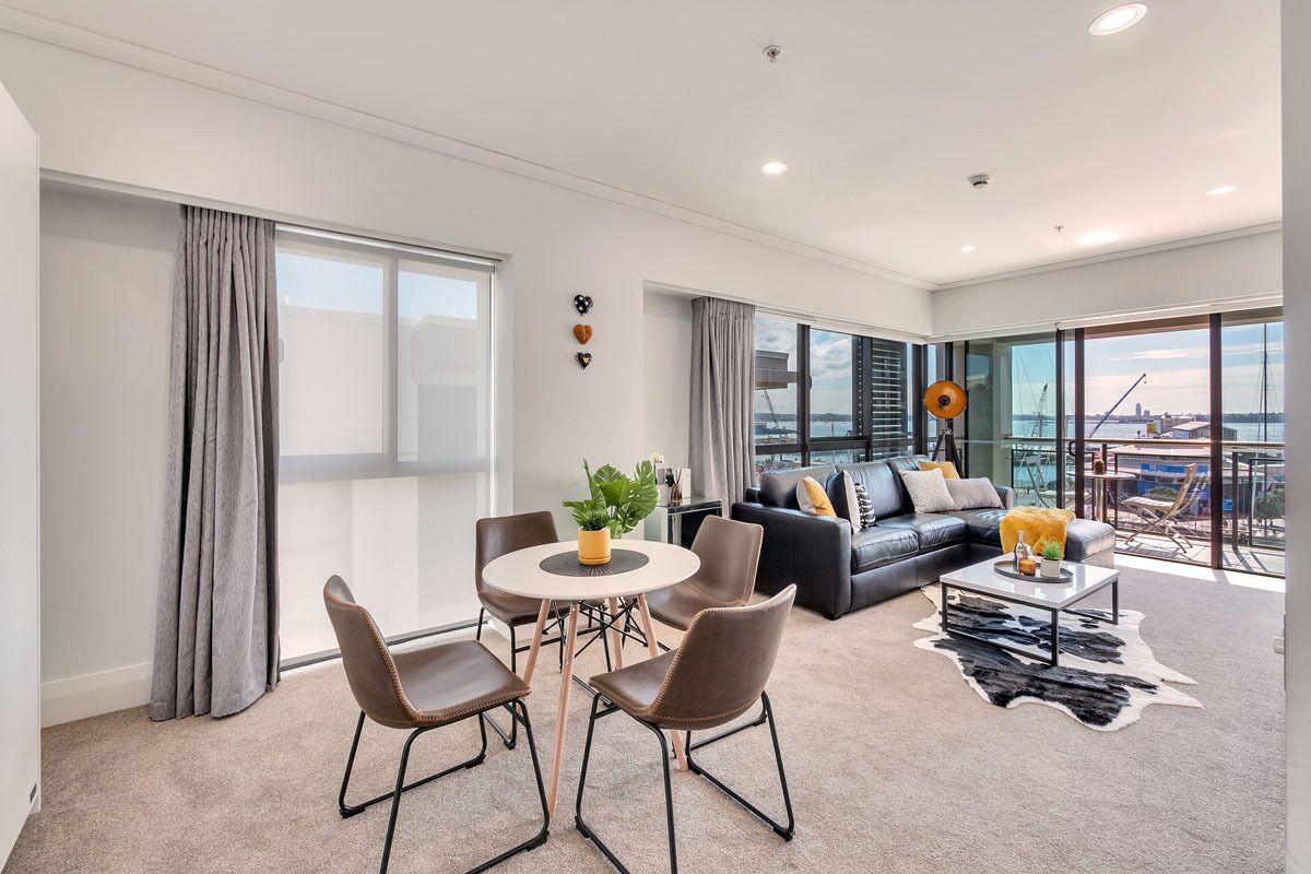 Deluxe Apartment | Living room | 32-inch Smart TV with digital channels, Netflix, streaming services