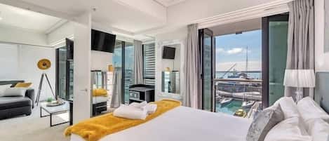 Deluxe Apartment | 1 bedroom, Egyptian cotton sheets, premium bedding, Select Comfort beds
