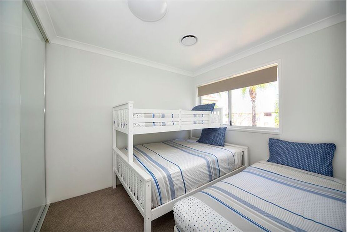 Beautiful 2 Bedroom Retreat  ( 1 min from tramline) — image 9
