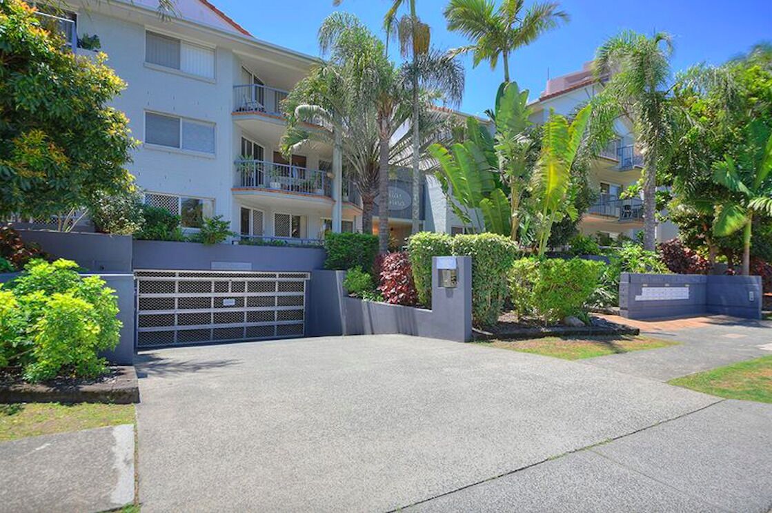 Beautiful 2 Bedroom Retreat  ( 1 min from tramline) — image 13
