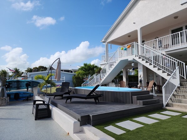 Pool - Beautiful 3 bed/3 bath Canal Home with Ocean Access in Key largo - 60 foot Dock (Key Largo)