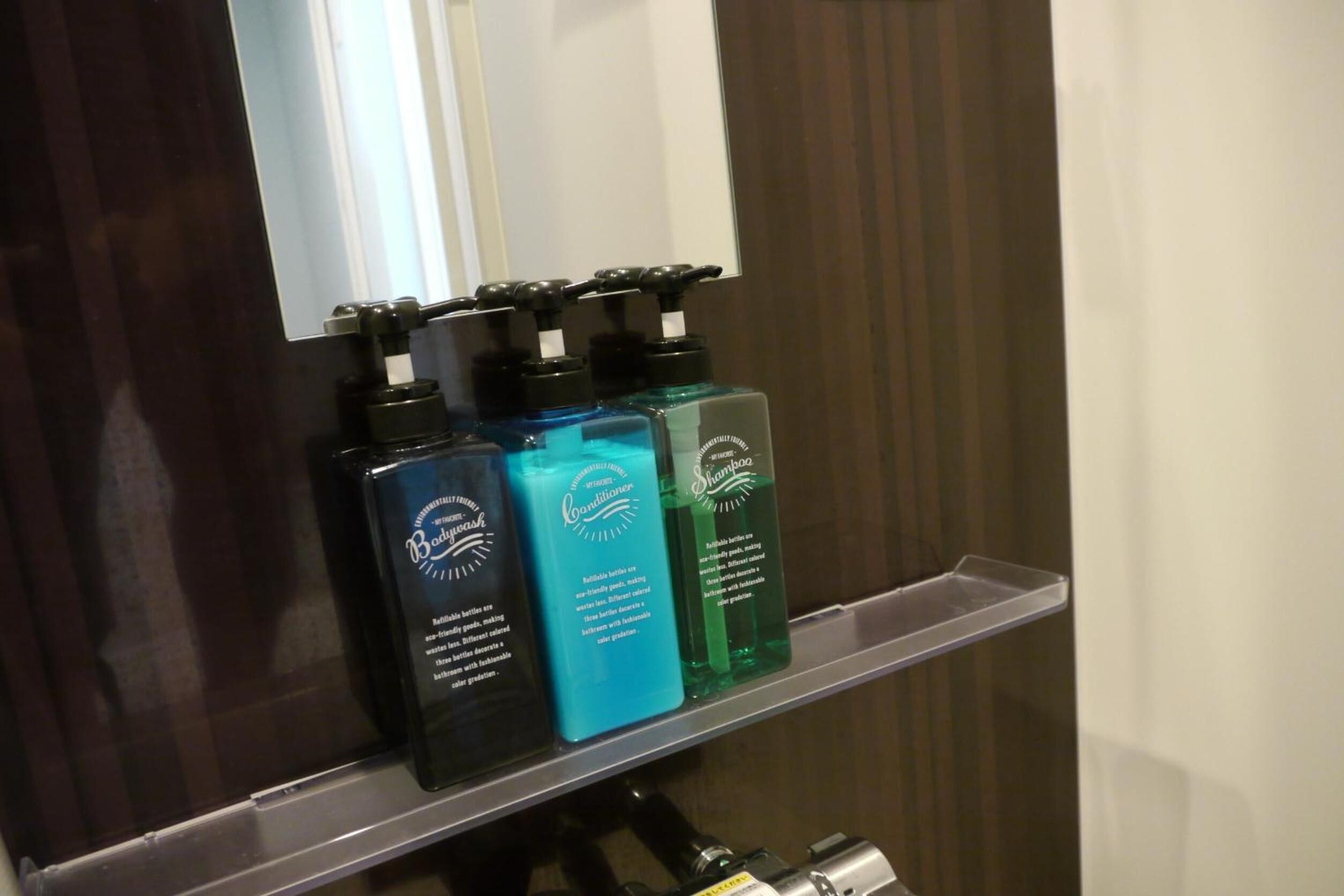 separate bathtub and shower, deep-soaking bathtub, free toiletries