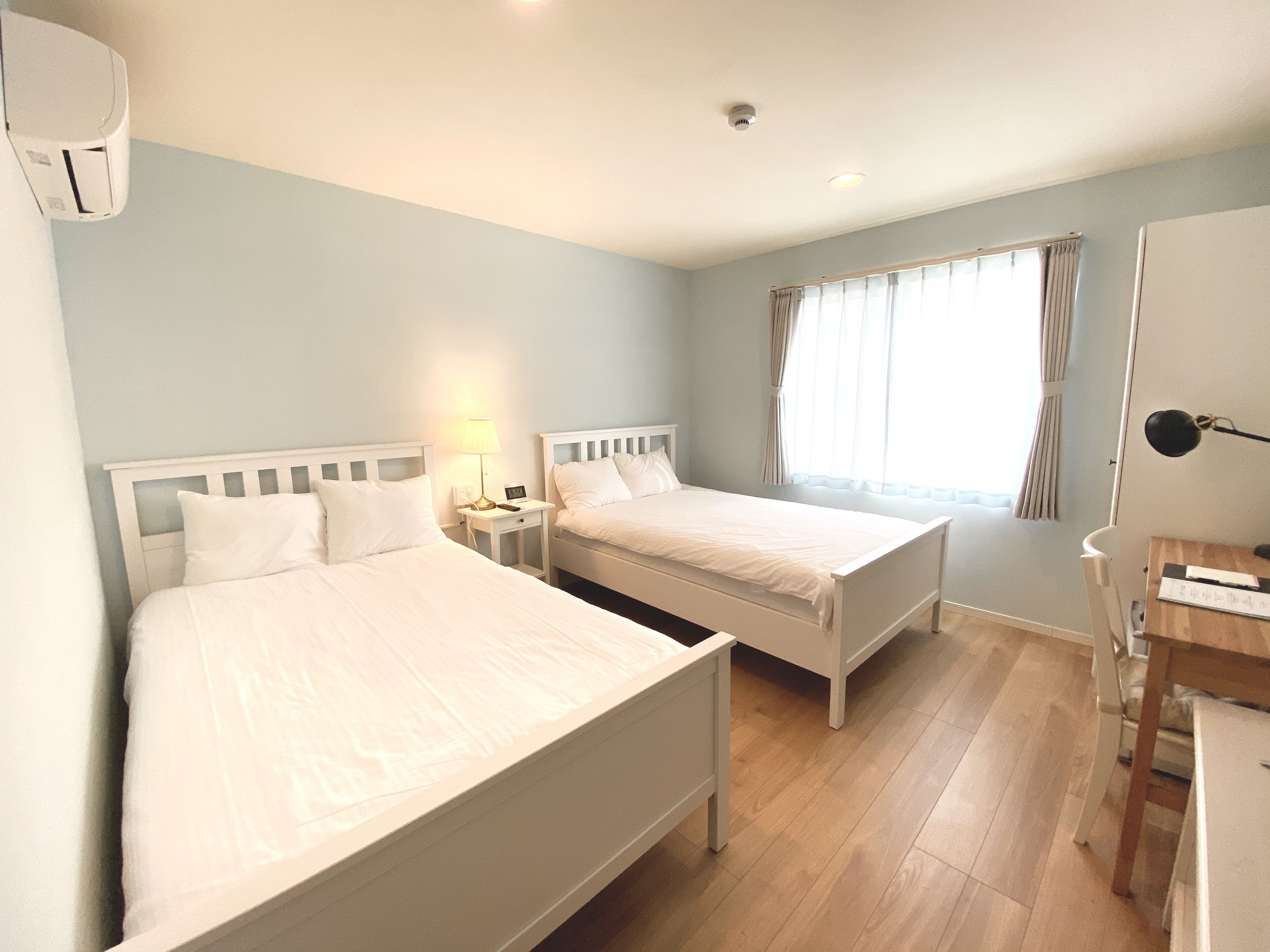 standard twin room, non smoking, refrigerator | in-room safe, desk, free wifi, bed sheets