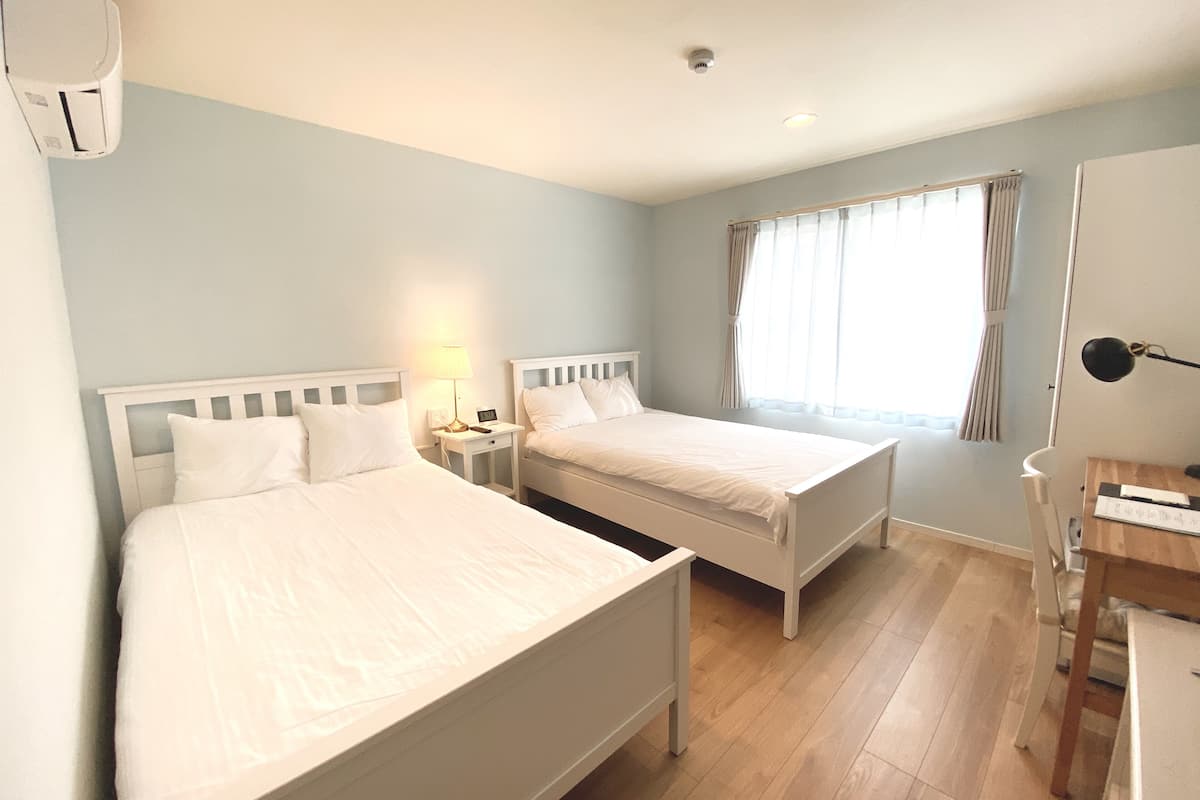 standard twin room, non smoking, refrigerator | in-room safe, desk, free wifi, bed sheets