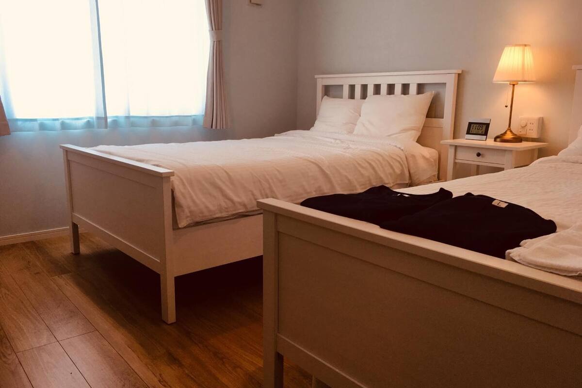 in-room safe, desk, free wifi, bed sheets