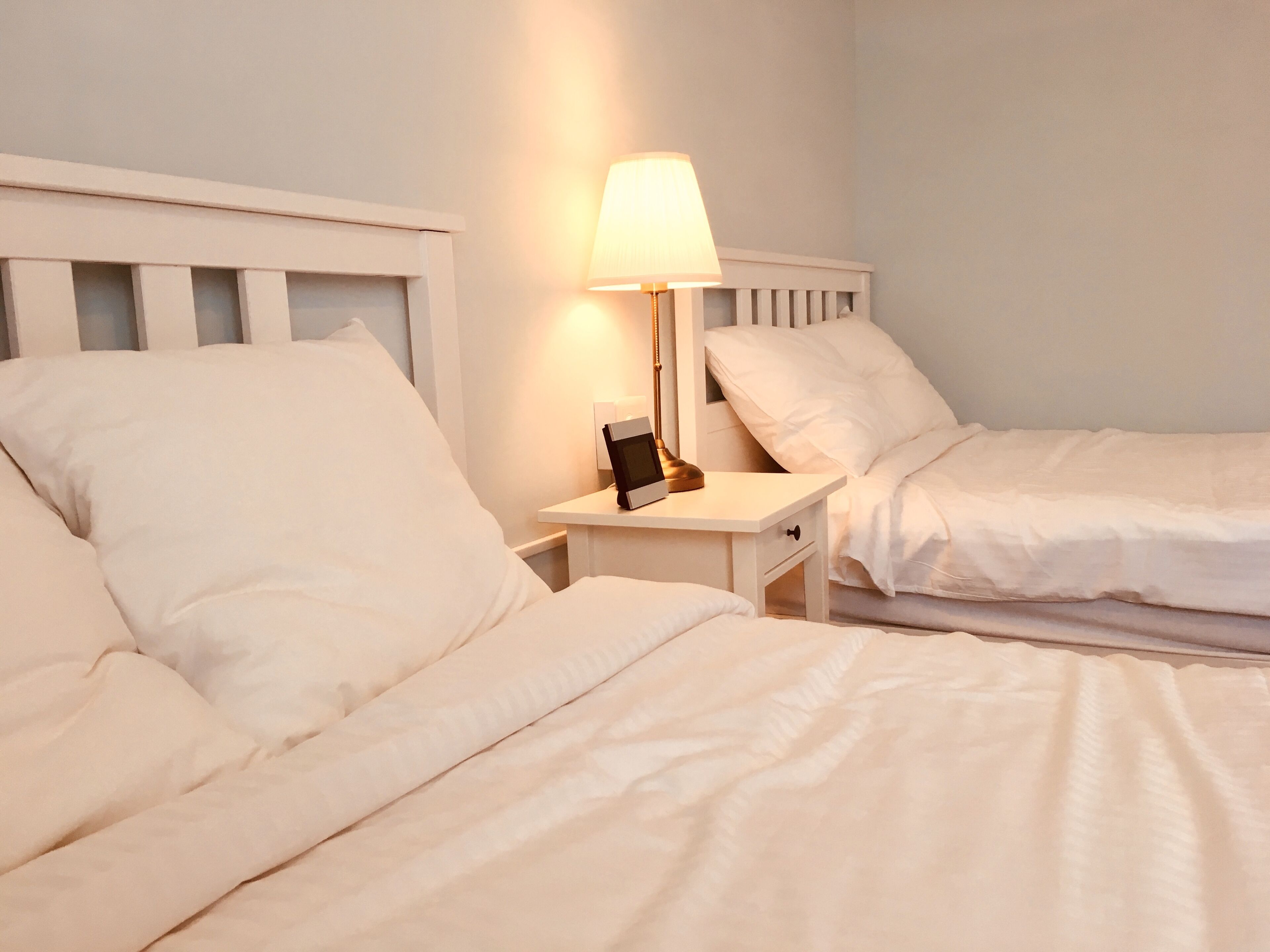 standard twin room, non smoking, refrigerator | in-room safe, desk, free wifi, bed sheets