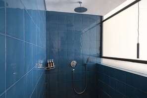 Bathroom shower - Adiwana Warnakali Resort (Penida Island)