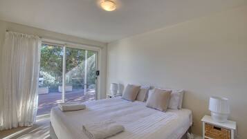 House, 3 Bedrooms | 3 bedrooms, iron/ironing board, bed sheets