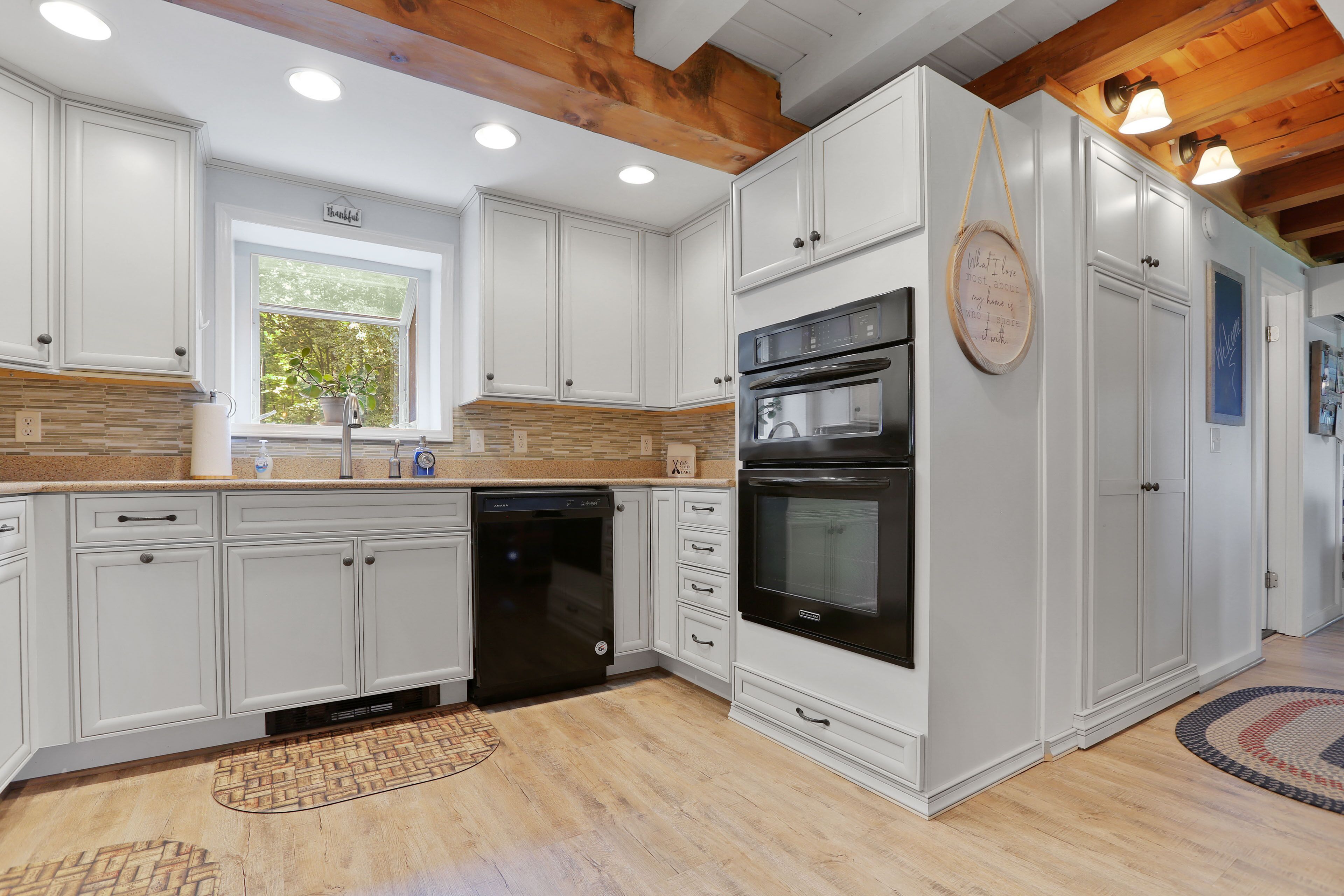 Scenic Post and Beam Home Overlooking Canandaigua Lake! Sleeps 10